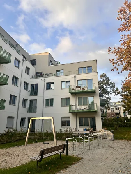 Erstbezug: Gehobenes Neubau-Studio mit Terrasse — photo 1